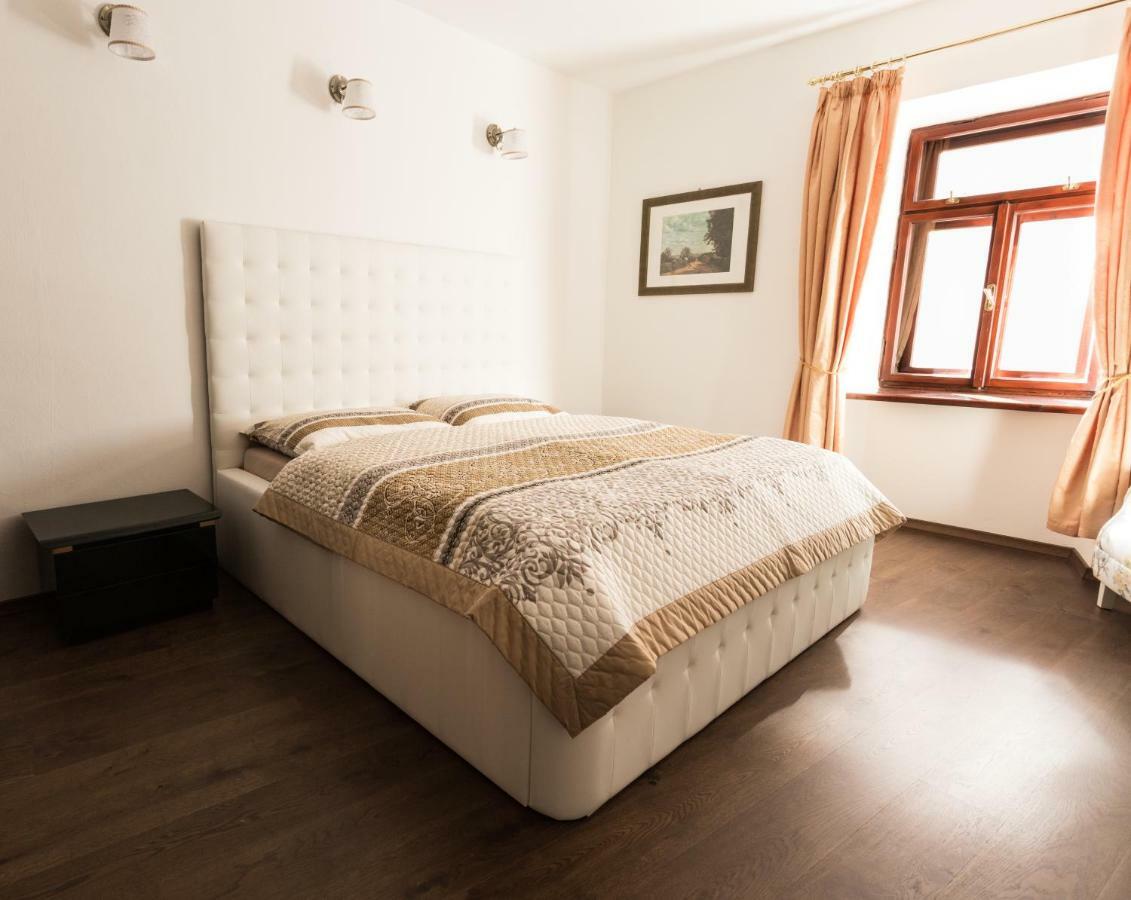 Apartman Pri Lyceu Banská Štiavnica Exteriör bild