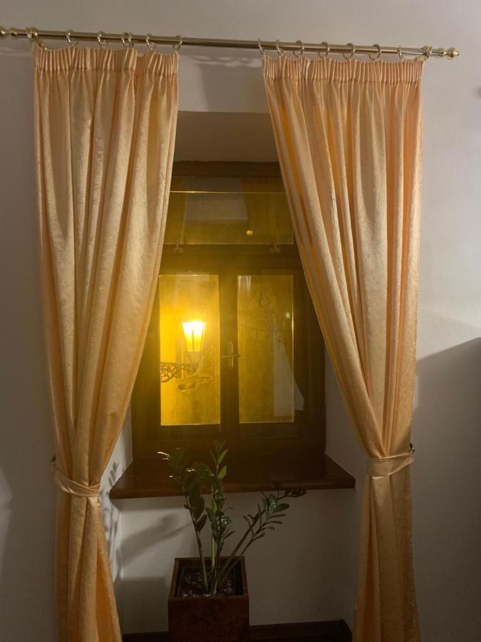 Apartman Pri Lyceu Banská Štiavnica Exteriör bild